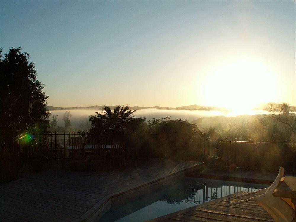 Coach House Guest house 4*