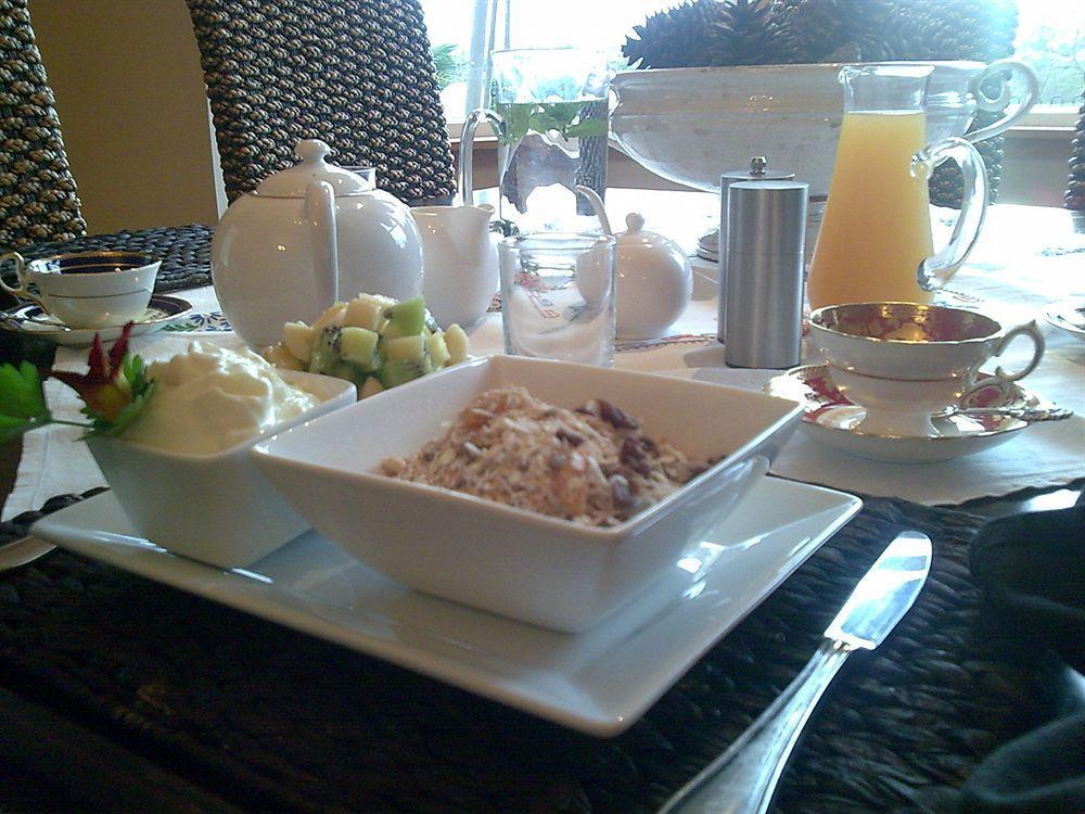 Coach House Guest house 4*