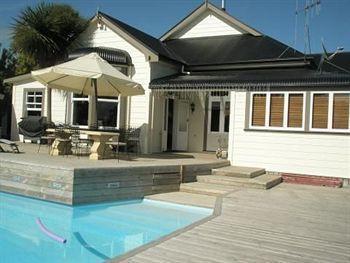Coach House 4*