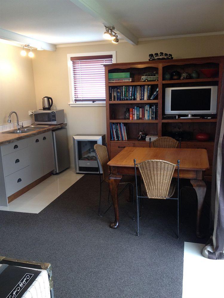 Coach House Guest house 4*