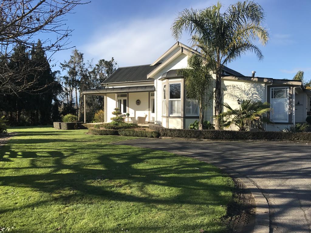 Coach House Guest house 4*